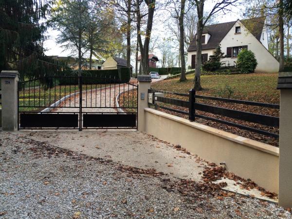Allée en béton désactivé
